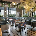 Hilton Garden Centre 4*