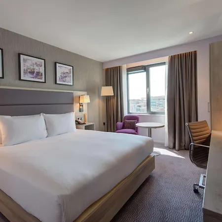 Hilton Garden Centre 4*