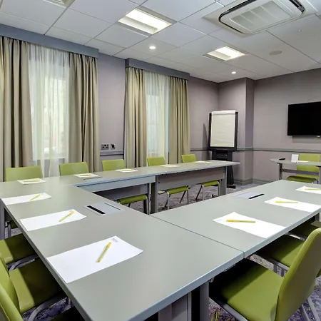 Hilton Garden Centre Hotel 4*