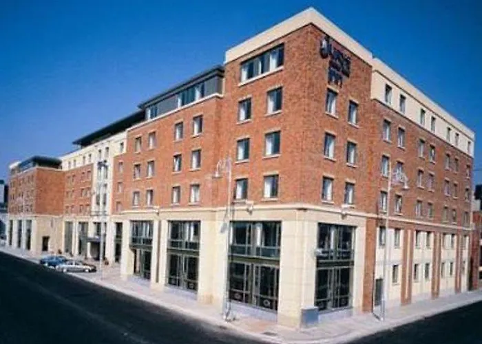 Hilton Garden Centre Hotel 4*