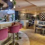 Hilton Garden Centre 4*
