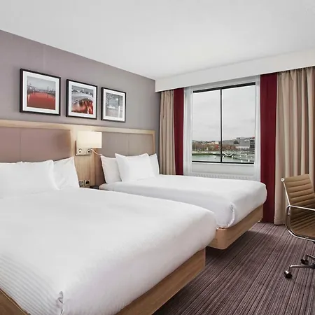 Hilton Garden Centre 4* דבלין