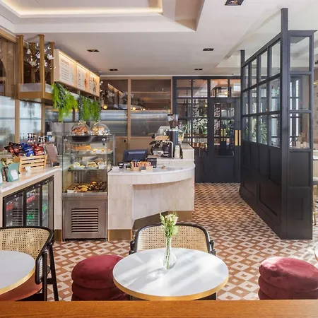 מלון Hilton Garden Centre 4*