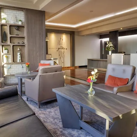 Hilton Garden Centre Hotel 4*