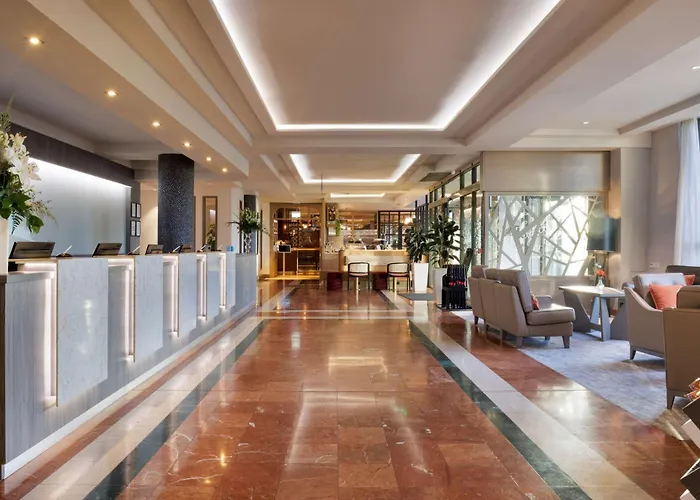 Hilton Garden Centre Hotel 4*
