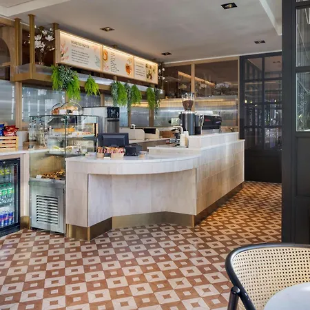 Hilton Garden Centre 4*