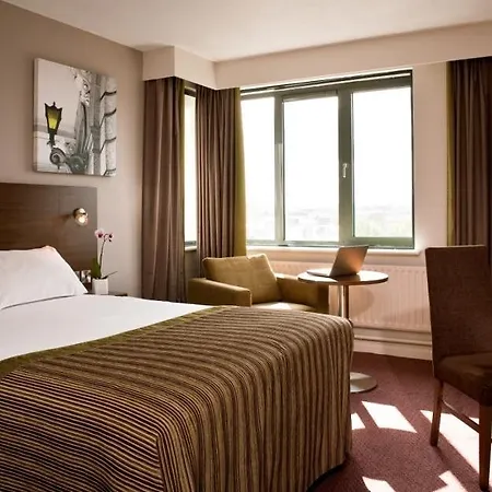 Hilton Garden Centre Hotel 4*
