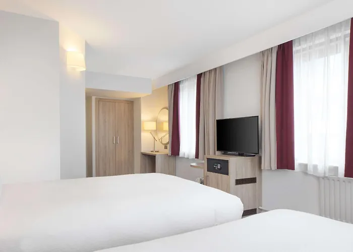 Hilton Garden Centre Hotel