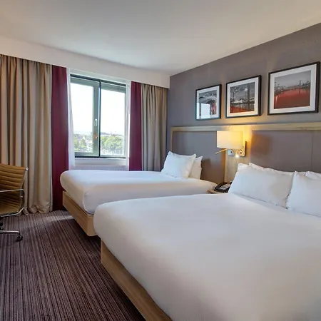 Hilton Garden Centre Hotel